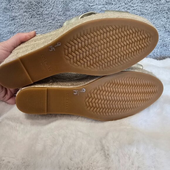 $170 Cole Haan Women’s Cloudfeel Hampton Espadrille Wedge Sandal Sizes NEW Gold - Picture 5 of 8